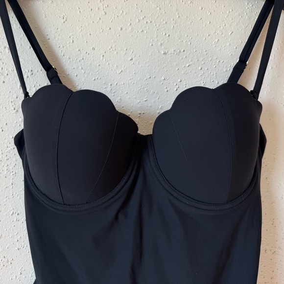 Arabella London Small The Contour One-Piece Swimsuit Campania Black Scallop Trim - Picture 5 of 11